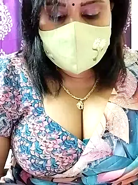 Snapshot of Queenflowerr chatting on October 26, 7:03 pm Queenflowerr online show from October 26, 7:03 pm