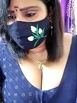 Snapshot of Queenflowerr chatting on September 27, 4:35 pm Queenflowerr online show from September 27, 4:35 pm