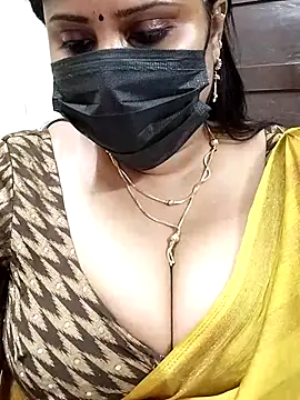 Snapshot of Queenflowerr chatting on March 4, 10:35 am Queenflowerr online show from March 4, 10:35 am