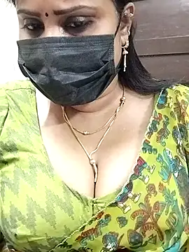 Snapshot of Queenflowerr chatting on February 21, 1:55 pm Queenflowerr online show from February 21, 1:55 pm