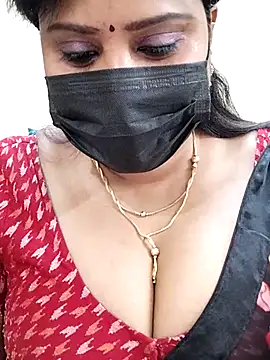 Snapshot of Queenflowerr chatting on March 6, 2:30 am Queenflowerr online show from March 6, 2:30 am