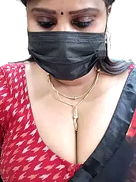 Snapshot of Queenflowerr chatting on March 4, 3:26 pm Queenflowerr online show from March 4, 3:26 pm