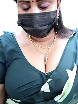 Snapshot of Queenflowerr chatting on March 22, 3:53 pm Queenflowerr online show from March 22, 3:53 pm