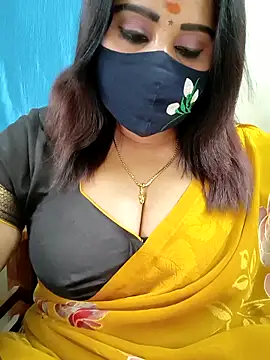 Queenflowerr online show from May 9, 3:37 pm