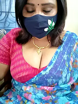 Queenflowerr online show from January 11, 5:36 am