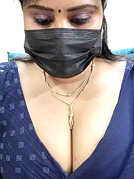 Snapshot of Queenflowerr chatting on March 9, 3:16 pm Queenflowerr online show from March 9, 3:16 pm