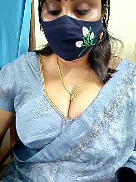 Queenflowerr online show from February 24, 7:26 pm