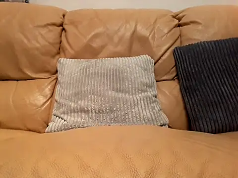 Snapshot of Berniwix2 chatting on February 21, 5:31 am Berniwix2 online show from February 21, 5:31 am