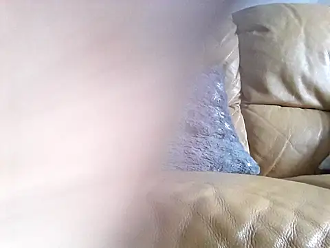 Snapshot of Berniwix2 chatting on December 4, 8:24 am Berniwix2 online show from December 4, 8:24 am