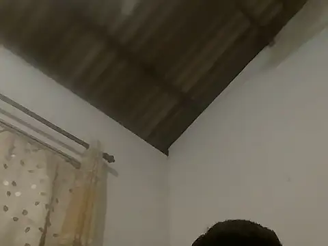 SL Aki online show from December 4, 3:44 pm