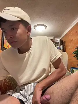 Snapshot of sebaxx8_ chatting on February 10, 4:08 am sebaxx8 online show from February 10, 4:08 am