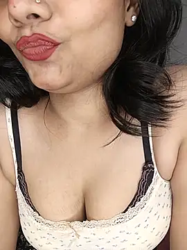Snapshot of Love-N chatting on July 12, 5:58 pm Love-N online show from July 12, 5:58 pm