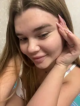 Snapshot of ella_zzz chatting on October 22, 10:41 pm ella zzz online show from October 22, 10:41 pm