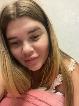 Snapshot of ella_zzz chatting on October 2, 9:51 pm ella zzz online show from October 2, 9:51 pm