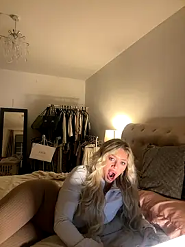 blissdimicco online show from November 13, 6:23 pm