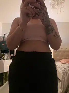 blissdimicco online show from November 18, 6:55 pm