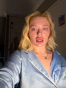 blissdimicco online show from December 17, 9:03 am