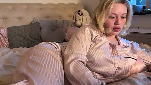 blissdimicco online show from April 15, 7:07 pm