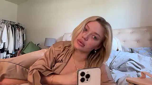 blissdimicco online show from April 14, 9:58 am