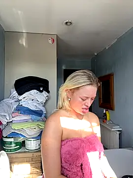 blissdimicco online show from September 22, 11:38 am