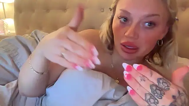 blissdimicco online show from February 20, 10:33 pm