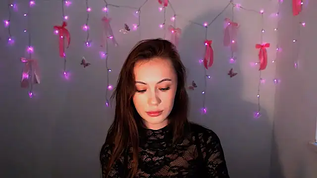 Snapshot of Nikonara_Love chatting on December 17, 2:00 pm Nikonara Love online show from December 17, 2:00 pm