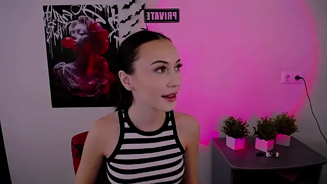 Snapshot of Nikonara_Love chatting on March 12, 11:32 am Nikonara Love online show from March 12, 11:32 am