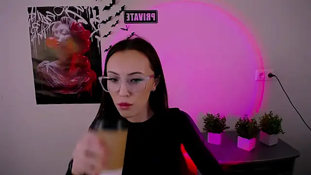 Snapshot of Nikonara_Love chatting on February 28, 12:42 pm Nikonara Love online show from February 28, 12:42 pm