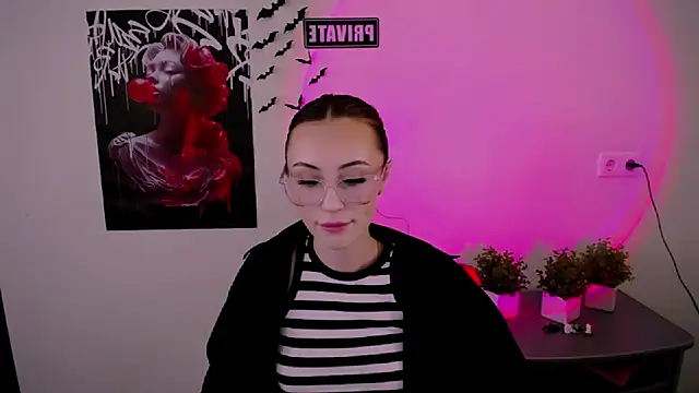Snapshot of Nikonara_Love chatting on March 12, 2:34 pm Nikonara Love online show from March 12, 2:34 pm