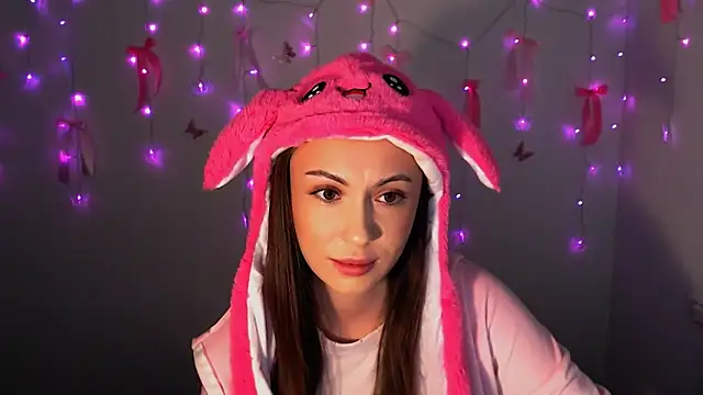 Snapshot of Nikonara_Love chatting on December 21, 1:24 pm Nikonara Love online show from December 21, 1:24 pm