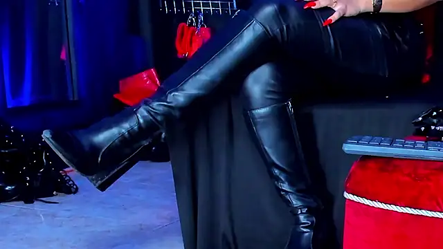 KaramStone online show from January 13, 5:06 pm