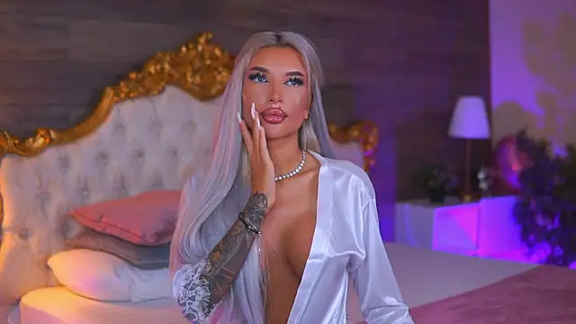 Juicy Jessye online show from May 17, 8:42 pm