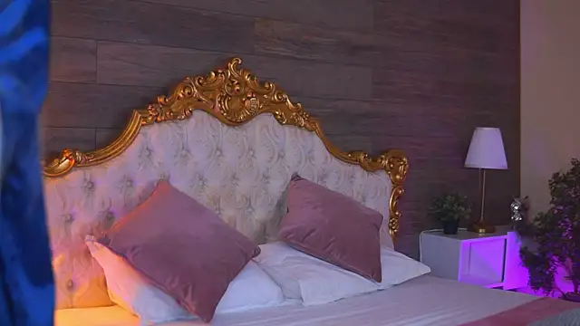 Juicy Jessye online show from December 18, 8:45 pm