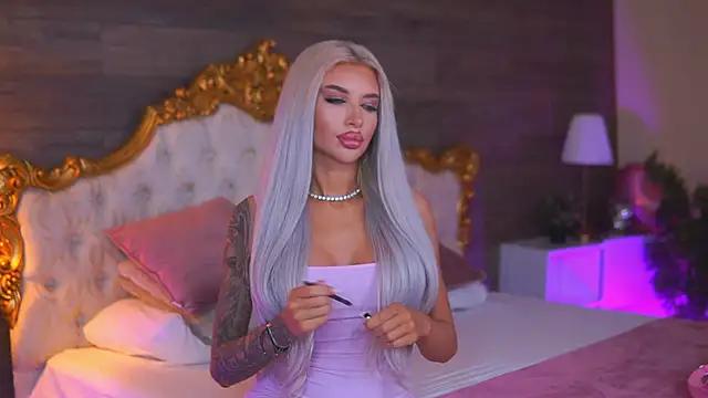 Juicy Jessye online show from May 4, 7:50 pm