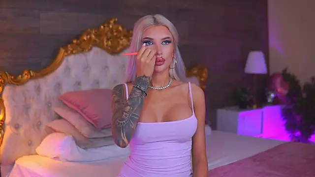 Juicy Jessye online show from May 3, 7:50 pm