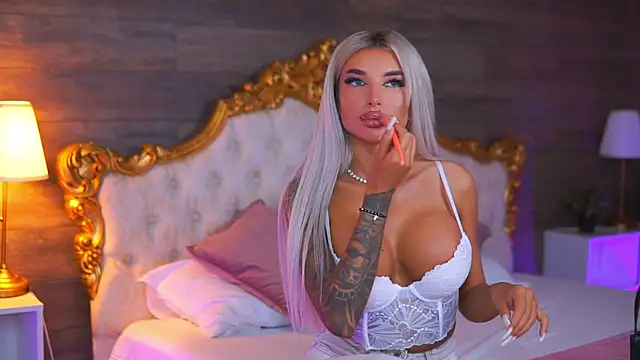 Snapshot of Juicy_Jessye chatting on July 1, 8:53 pm Juicy Jessye online show from July 1, 8:53 pm