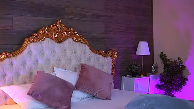 Juicy Jessye online show from November 24, 9:15 pm