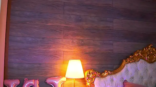 Juicy Jessye online show from February 8, 8:50 pm