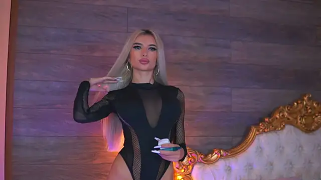 Juicy Jessye online show from October 25, 8:31 pm