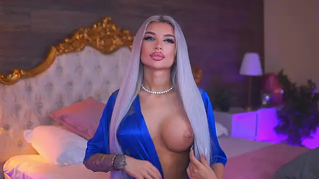 Juicy Jessye online show from April 3, 8:26 pm