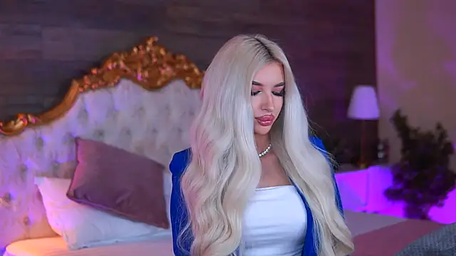 Juicy Jessye online show from November 25, 9:04 pm