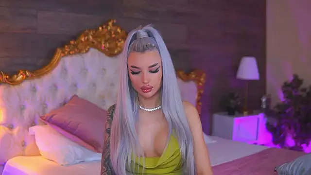 Juicy Jessye online show from January 8, 9:10 pm