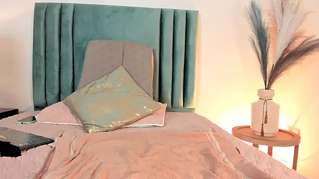 GiaBlakee online show from January 28, 2:42 pm