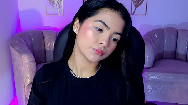 Layla Breezee online show from April 29, 11:47 am