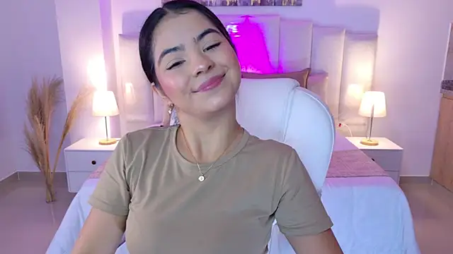 Layla Breezee online show from April 23, 11:27 am