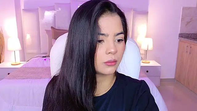 Layla Breezee online show from May 15, 9:40 am