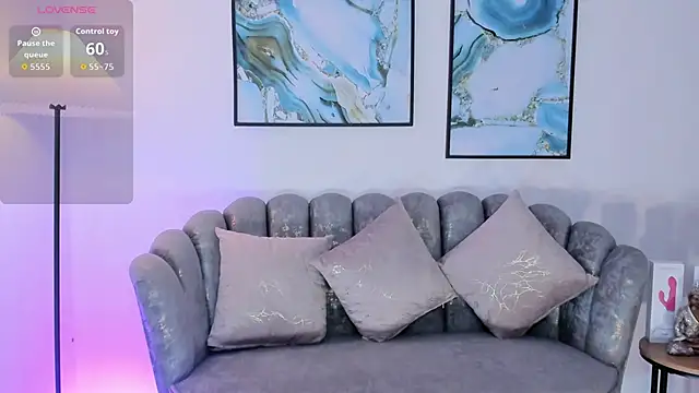 Layla Breezee online show from October 23, 12:15 pm