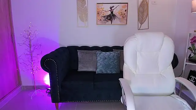 Layla Breezee online show from February 3, 12:54 pm