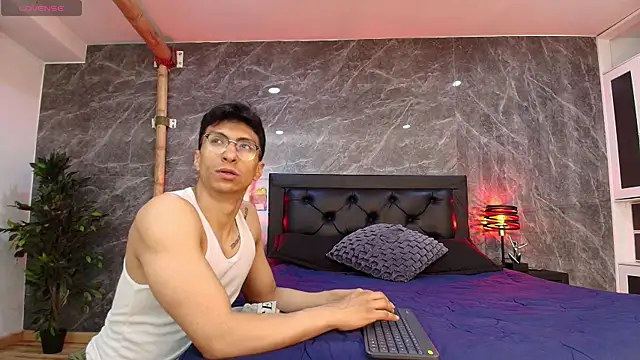 ApoloCruz online show from April 18, 3:31 am