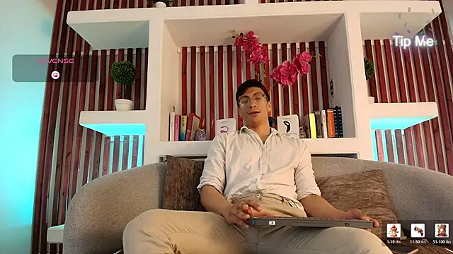 ApoloCruz online show from April 19, 3:07 am